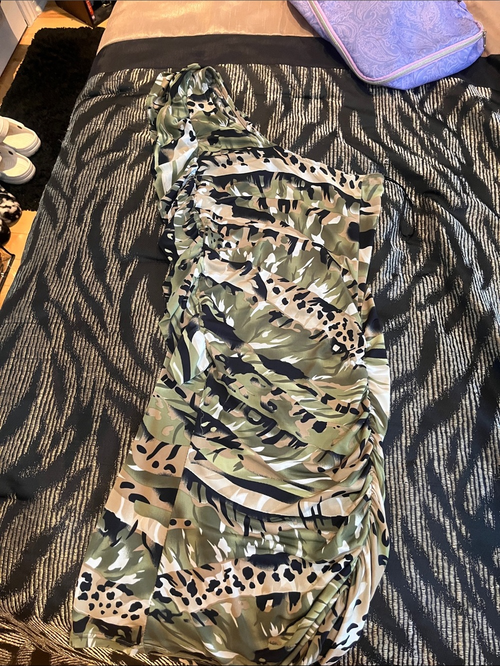 UK2LA One-Shoulder Ruched Dress in Green, Black, Tan